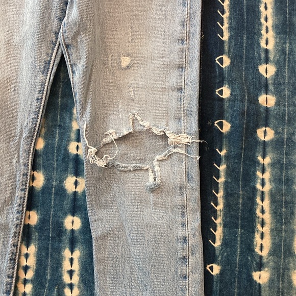 Distressed 501 Levi’s - Picture 6 of 8